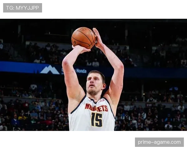 恩比德低位单打主导内线，高效对比约基奇偏重传导